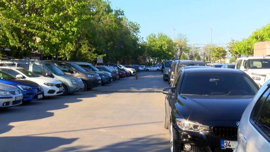 İstanbul - Pazar günü sıcak havayı fırsat bilenler park ve sahillere akın etti