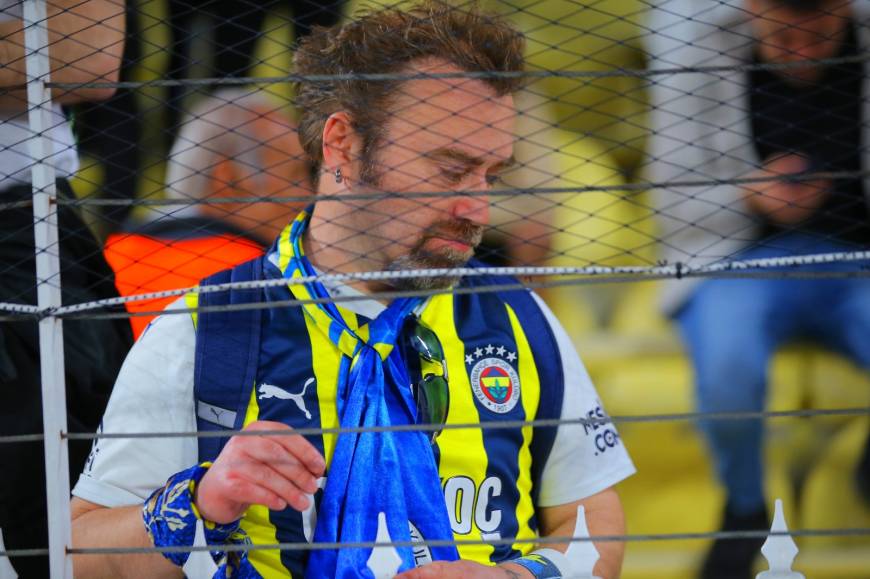 Beşiktaş yenilgisi sonrası Fenerbahçeli taraftarlar büyük üzüntü yaşadı