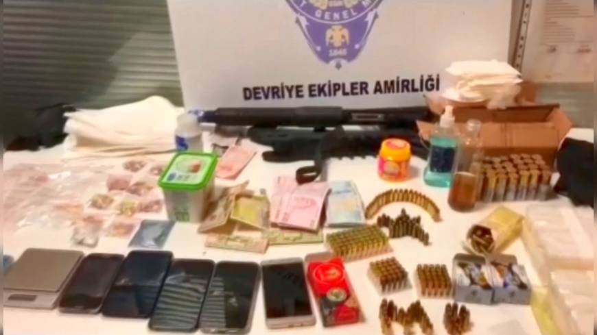 İstanbul- Sultangazi'de kaportacıya uyuşturucu operasyonu: 2 gözaltı