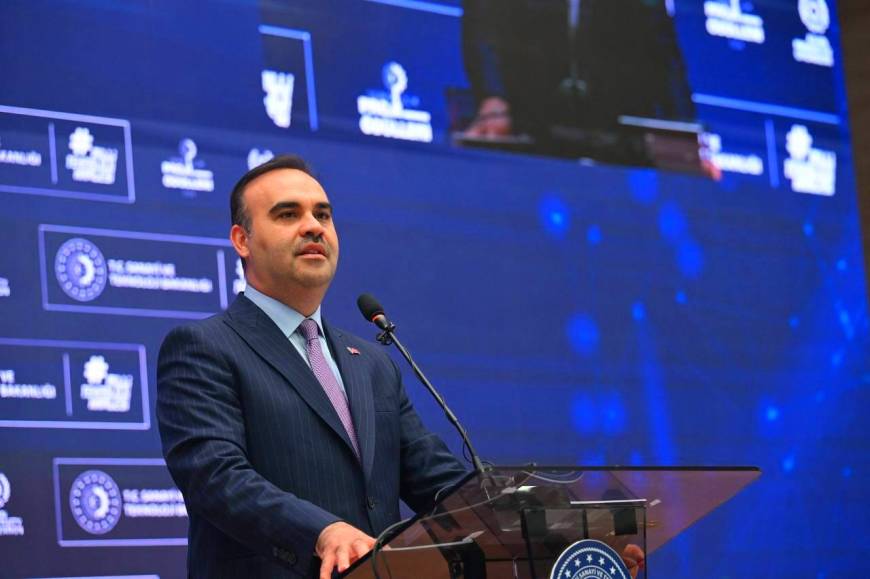 Bakan Kacır: Sanayicimizi destekleyici yeni adımlar atmaya hazırlanıyoruz