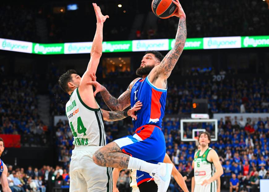 Anadolu Efes kazanırsa, bir Türk takımı Final Four’da finali garantilemiş olacak