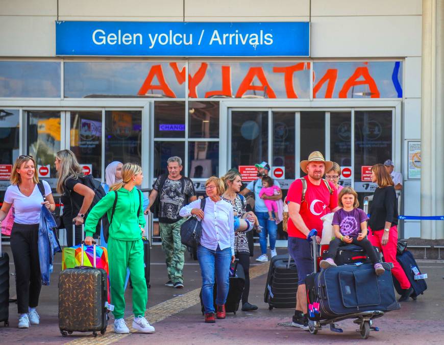 Antalya turizmi 2 milyonu aştı; tüm zamanların nisan rekoru kırıldı