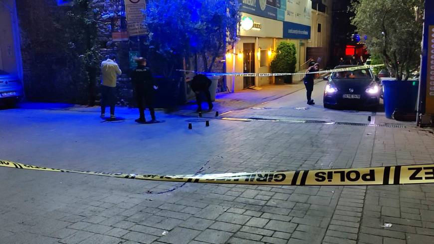 İstanbul- Beşiktaş'ta eğlence mekanı çıkışında silahlı kavga: 1 yaralı