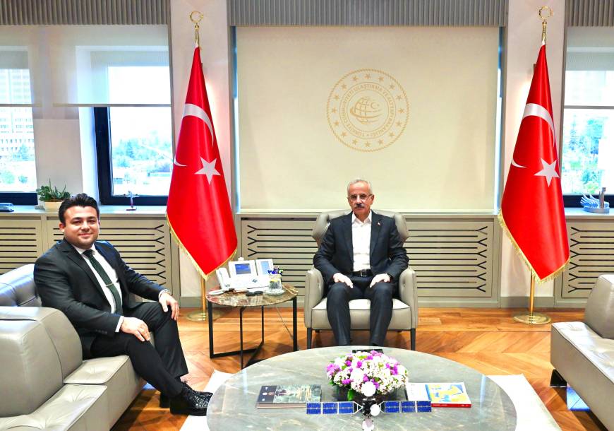 Bakan Uraloğlu: Çocuklarımızı dijital dünyanın risklerinden korumak için çalışıyoruz