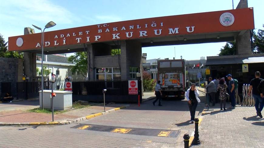 İstanbul - Kadıköy'de evinde çıkan yangında ölen yazarın cenazesi Adli Tıp Kurumu'ndan alındı