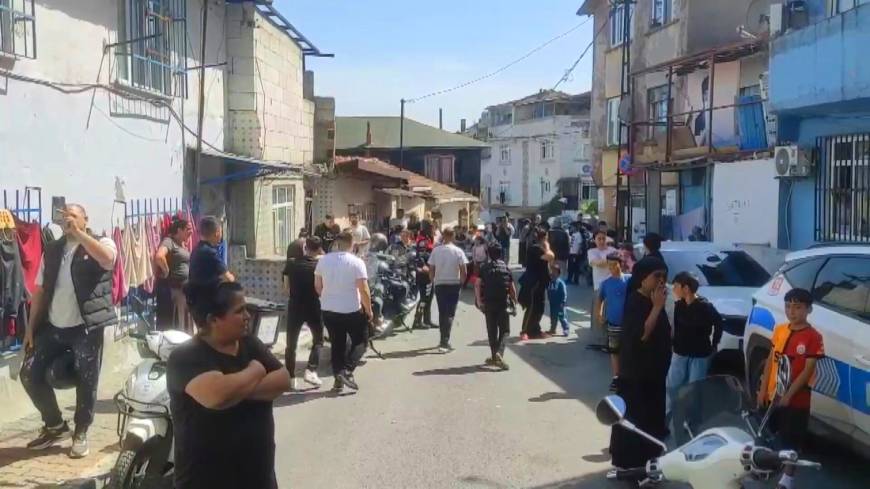 İstanbul - Beyoğlu'nda şüpheli paket polisi harekete geçirdi