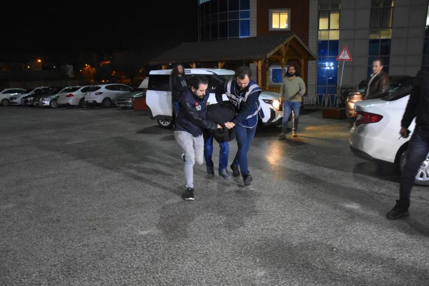 Sivas'ta evde boğazları kesilerek öldürülen 2 kardeşin babası, 5 yıldır kayıpmış (3)