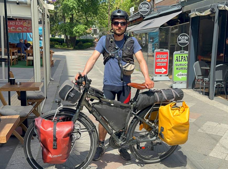 Bisiklet tutkunu Fransız'ın, Vietnam yolundaki 8'inci durağı Yalova oldu