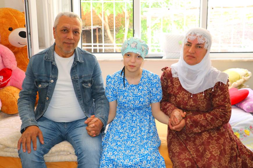2 kızını kaybettiği hastalıklara yakalanan kızı Nur’u her gece 'yaşıyor mu' diye kontrol ediyor