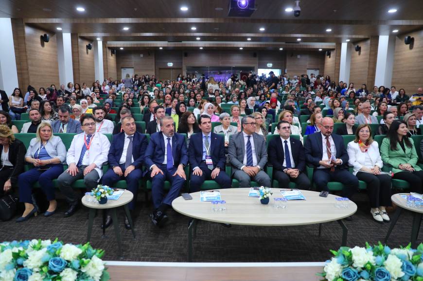 Ankara'da 'Ulusal Bütünleşik Hemşirelik ve Ebelik Kongresi'