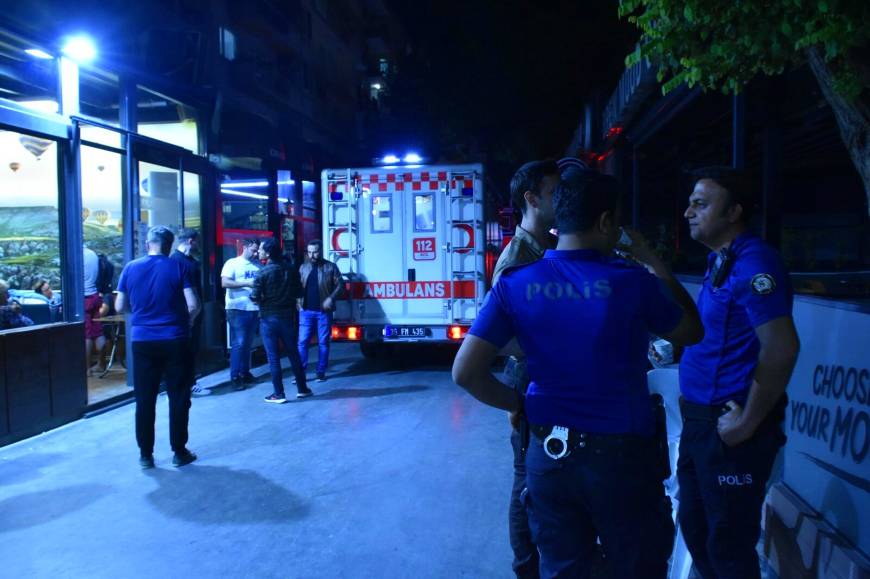İzmir’de gaz sızıntısı sonrası patlama: 4 yaralı; o anlar kamerada