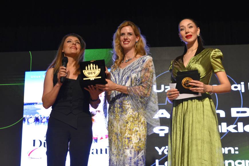 Bitlis Beş Minare Uluslararası Film Festivali’nde dereceye giren sanatçılar ödüllerini aldı