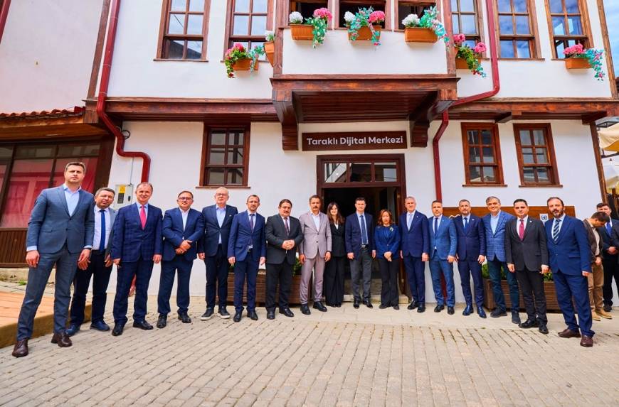 ‘Yarının Köyleri’ projesinin üçüncü durağı olan Taraklı Dijital Merkezi ilk altı ayını tamamladı
