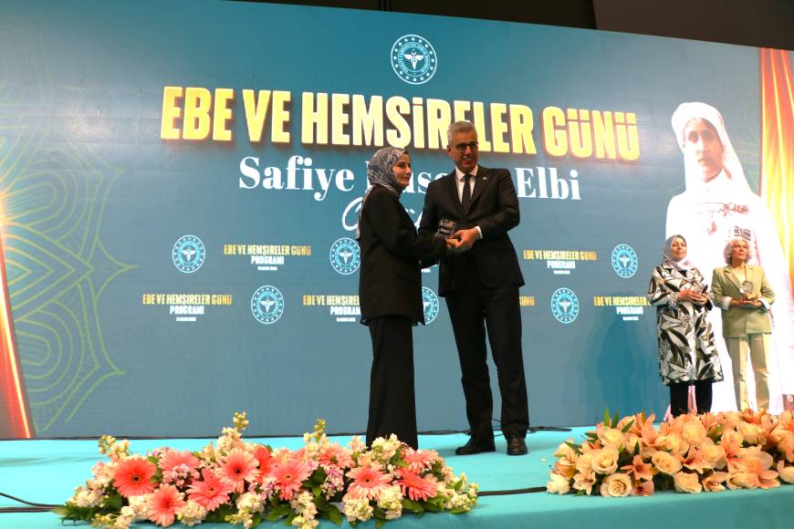 Elif Ebe, 'normal doğum'u kolaylaştıran buluşuyla ödül aldı