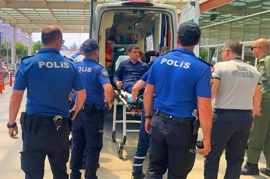 Antalya'da arızalanan helikopter denize acil iniş yaptı / Fotoğraflar