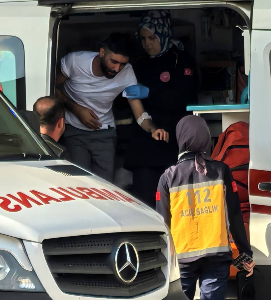 Firari hükümlü, mahkemede 15 yıl hapis cezası yüzüne okunurken bayıldı
