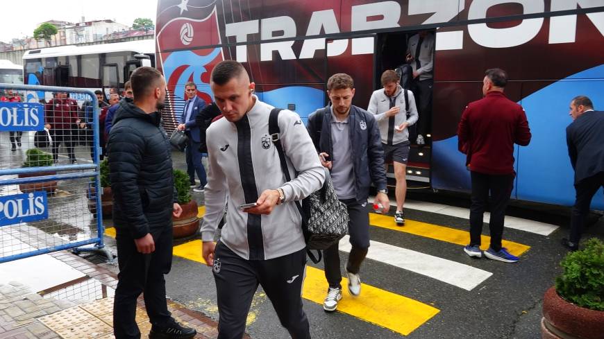 Trabzonspor, Türkiye Kupası final maçı için Gaziantep'e gitti