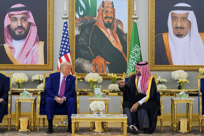 Trump, Suudi Arabistan Veliaht Prensi bin Selman ile görüştü