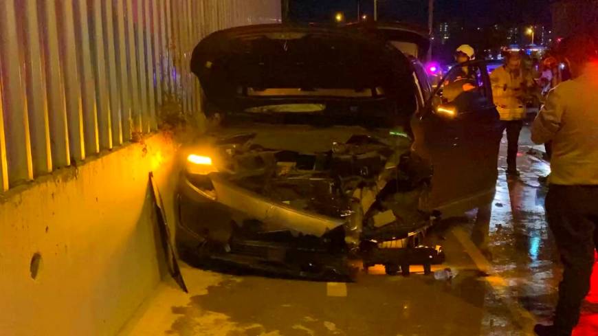 İstanbul - Başakşehir’de cip ile otomobil çarpıştı: 5 yaralı