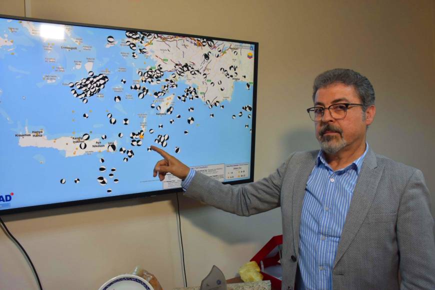 'Datça depremi, Santorini'deki volkanik depremleri yeniden başlatabilir'