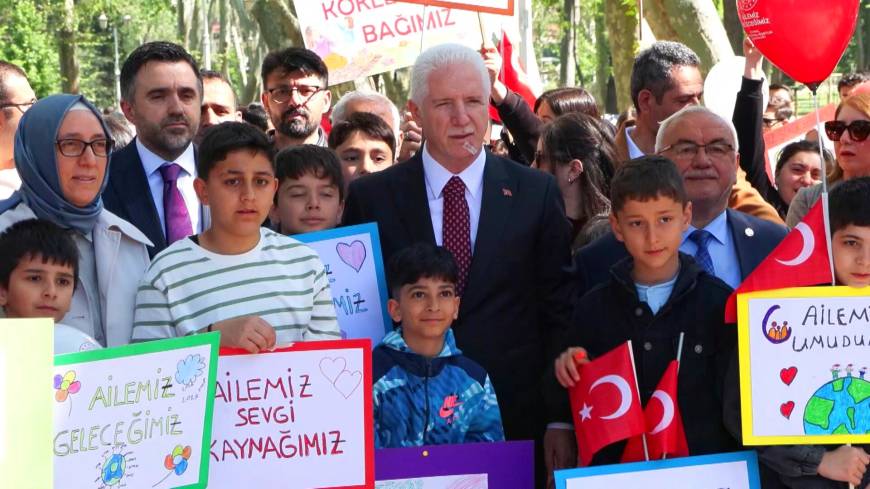 İstanbul - İstanbul Valisi Davut Gül Gülhane Parkı'ndaki 'Aile Yılı Yürüyüşü' ne katıldı