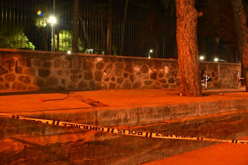 İzmir'de silahlı ve beyzbol sopalı kavga: 1 ölü, 1 yaralı
