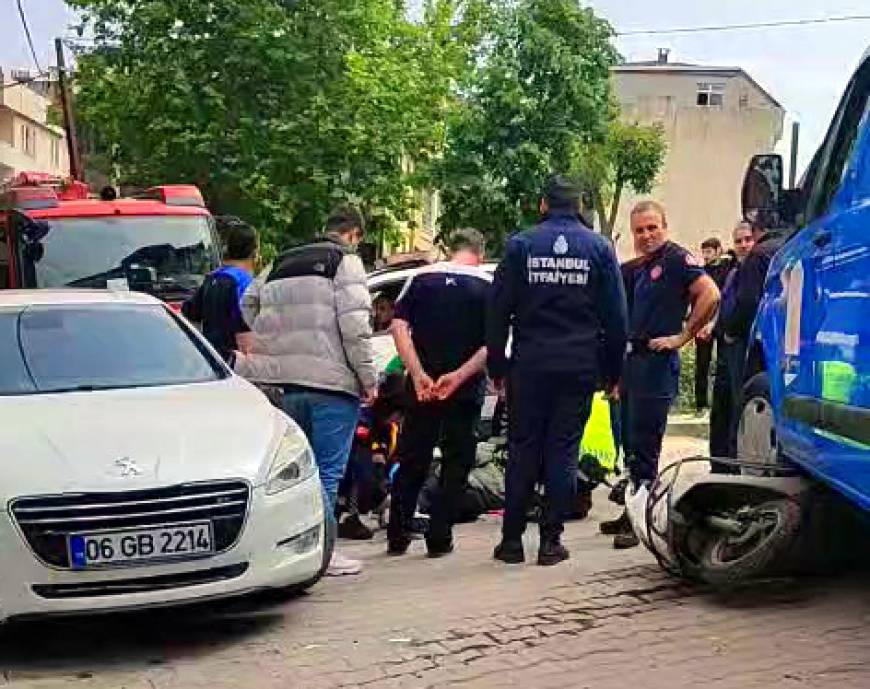 İstanbul- Avcılar'da kargo aracıyla motosiklet çarpıştı