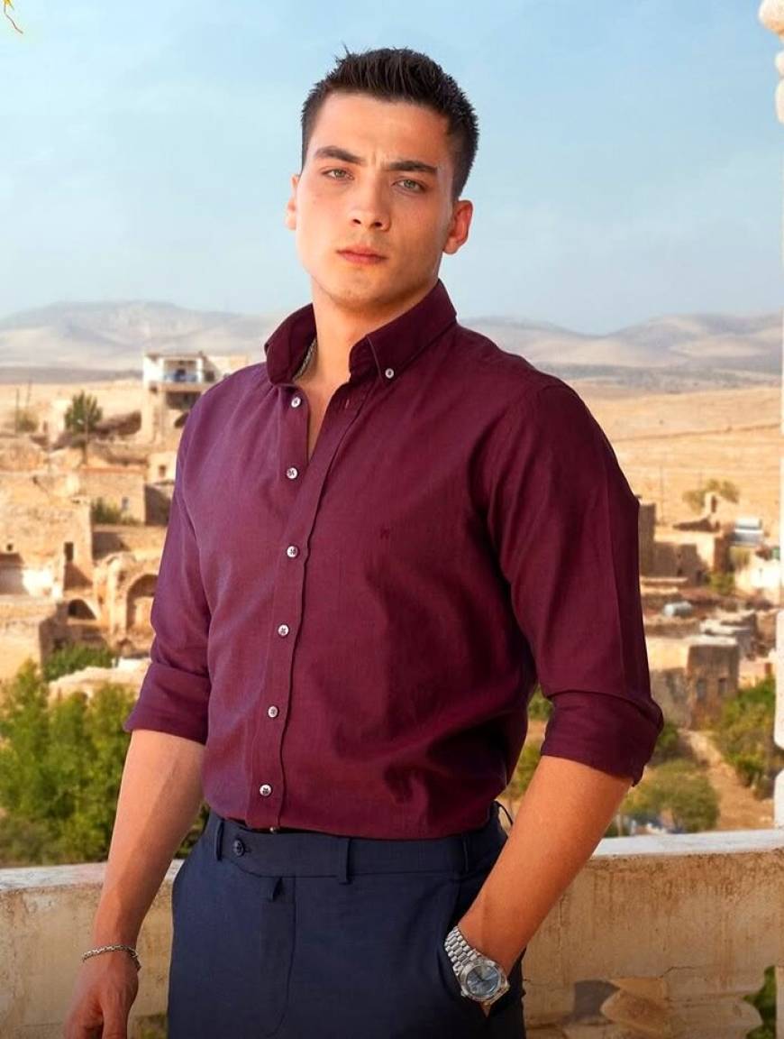 Uzak Şehir'in Kaya'sı Atakan Özkaya: Hayallerinden ve aşkından vazgeçme