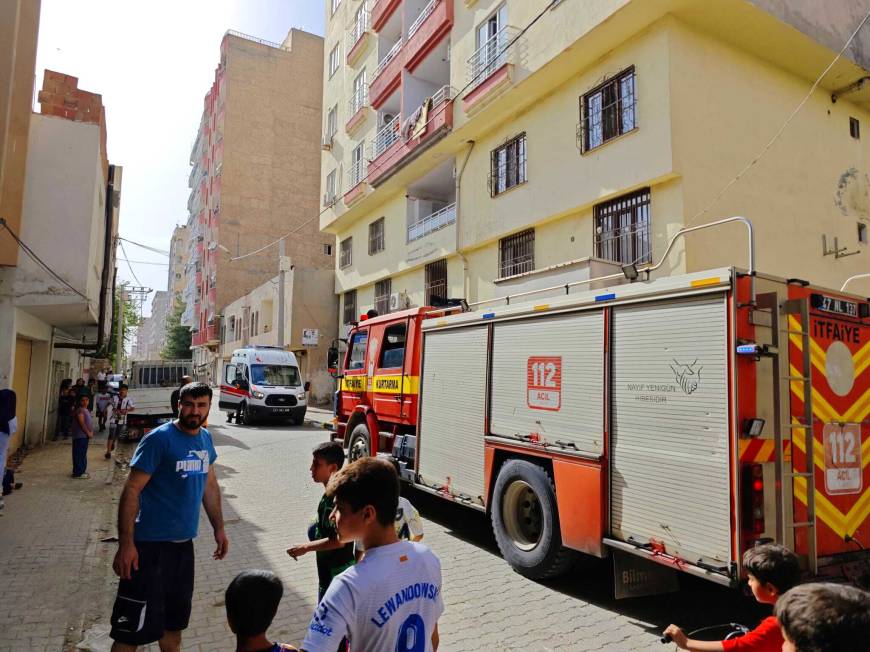 Mardin'de havalandırma boşluğuna düşen 2 çocuk yaralandı