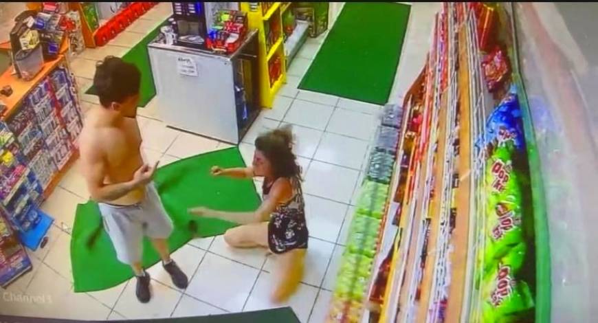 Fethiye’de akaryakıt istasyonunda bir kadına şiddet kamerada