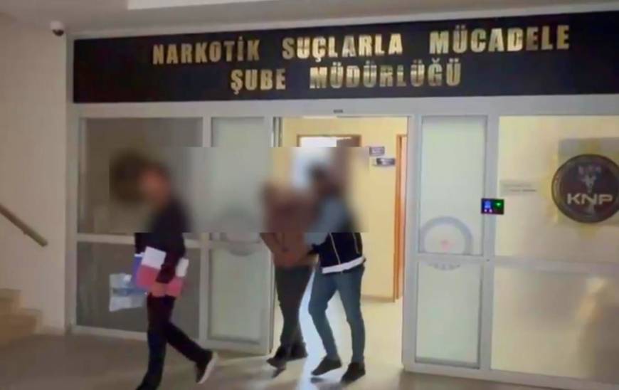 Bardak yüklü kamyondan 15 kilo 840 gram esrar çıktı