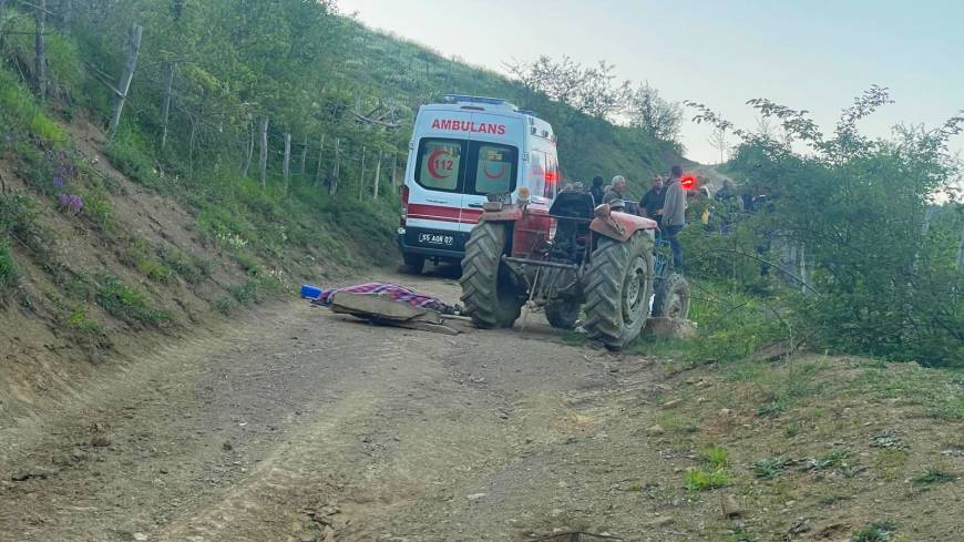 Samsun'da, devrilen traktörün sürücüsü öldü