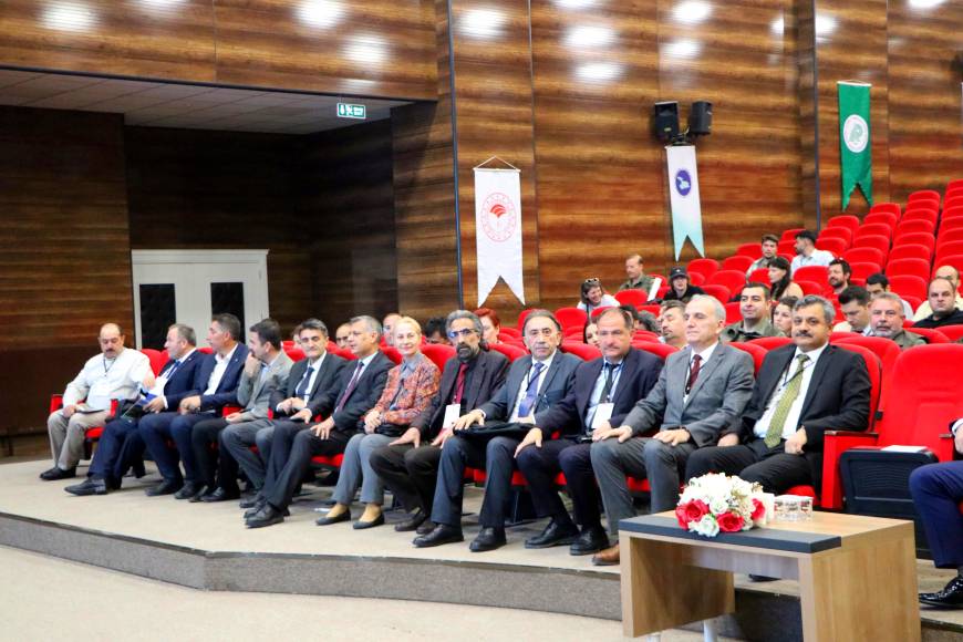 Bilim insanları, Türkiye'nin yaban hayatını Van'da konuşuyor