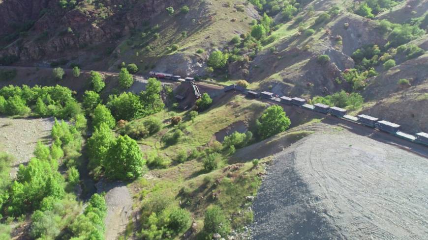 Elazığ'da yük treninin 5 vagonu raydan çıktı