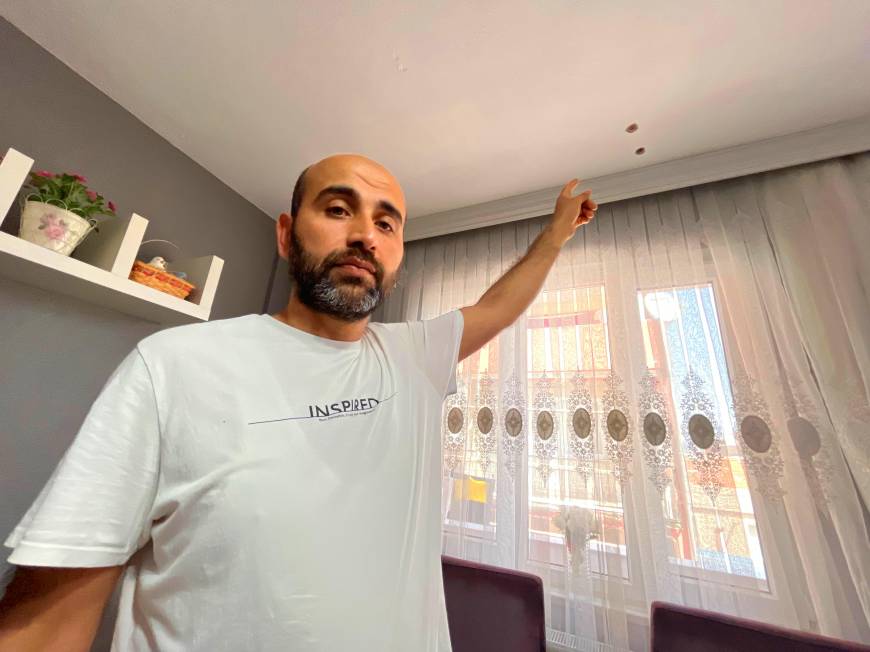 Kardeşinin hilti ile evinin tavanını deldiği iddiasıyla şikayetçi oldu