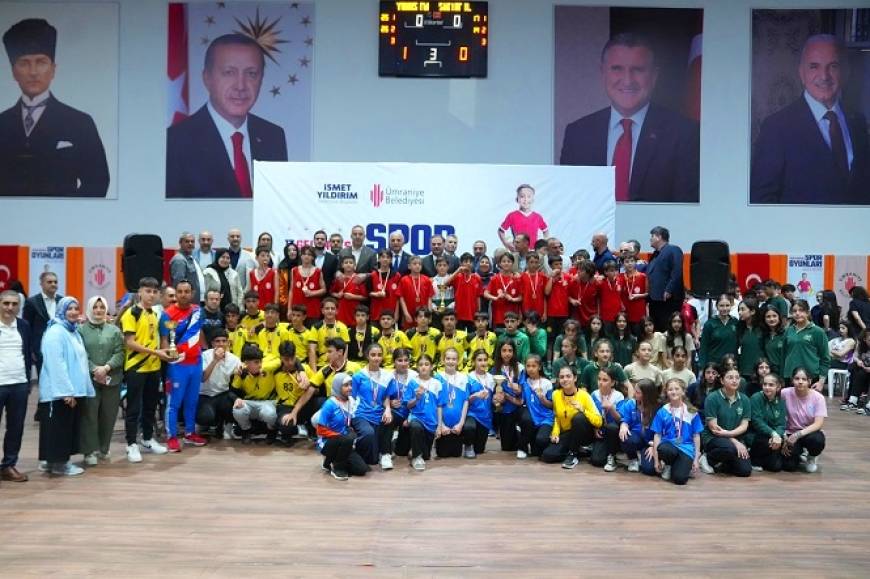 Geleneksel Ümraniye Spor Oyunları’nın kapanış ve ödül töreni yapıldı