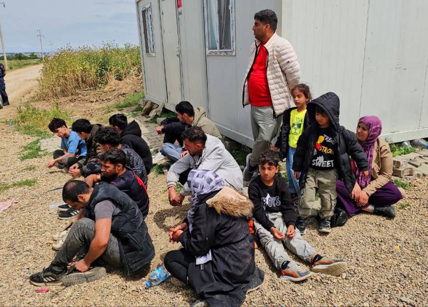 Yunanistan, 18 kaçak göçmeni Meriç Nehri üzerinden Türkiye'ye gönderdi