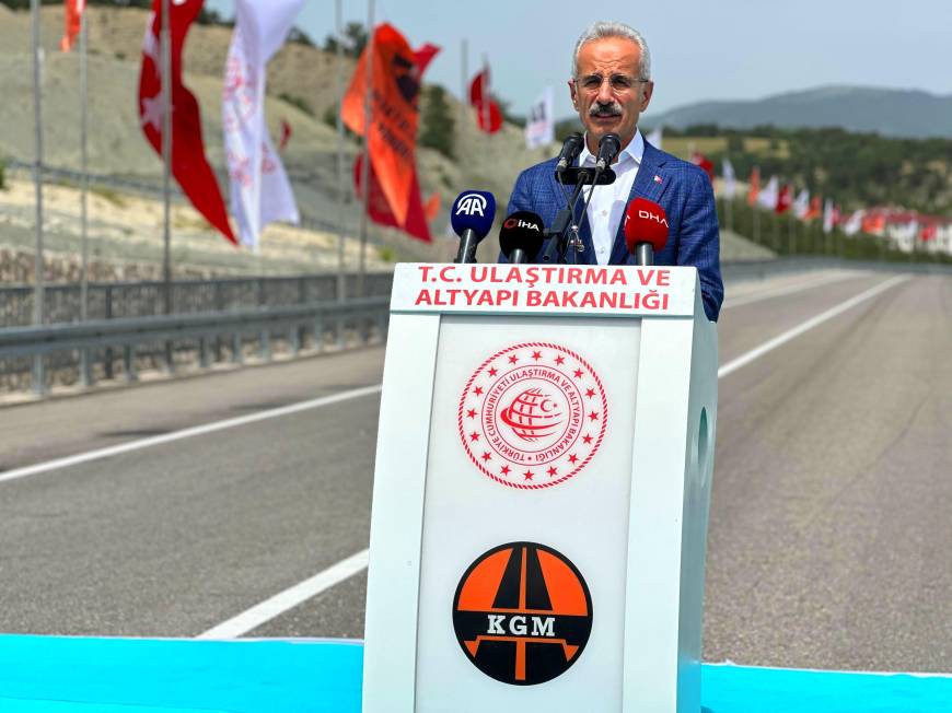 Bakan Uraloğlu: Akyazı ile Ankara arasında Orta Anadolu Otoyolu’nu inşa etmeyi planlıyoruz